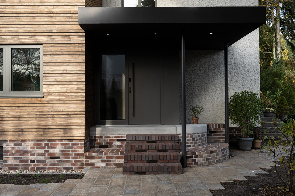 House Entrance Paola Bagna Machnow 1 - House Entrance