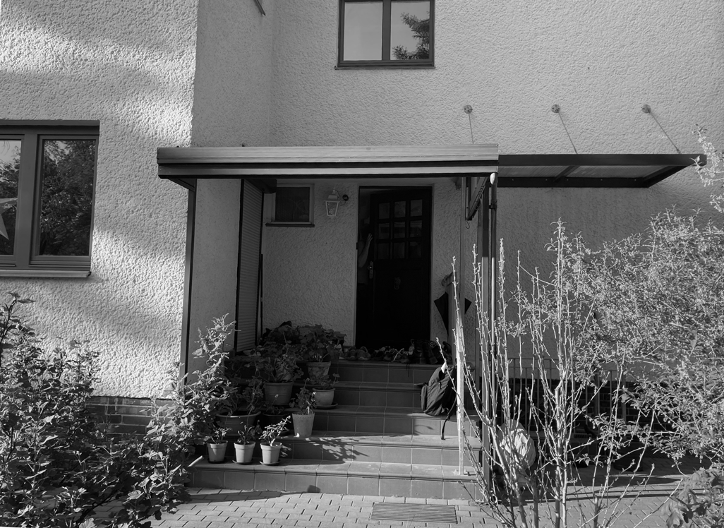 House Entrance Paola Bagna Machnow 8 - House Entrance